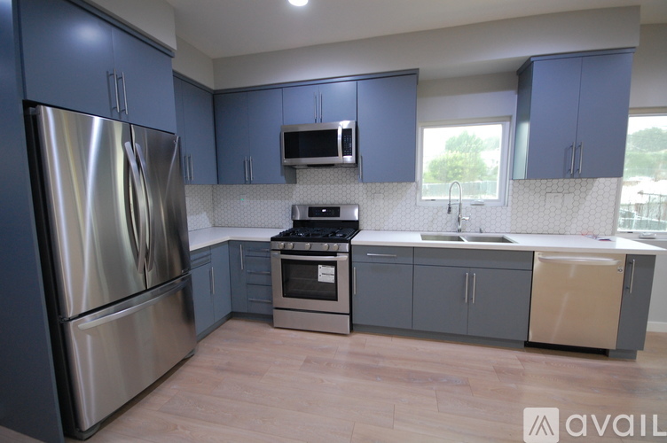 648 N Serrano Ave 3 Beds Townhouse for Rent - Photo gallery 1