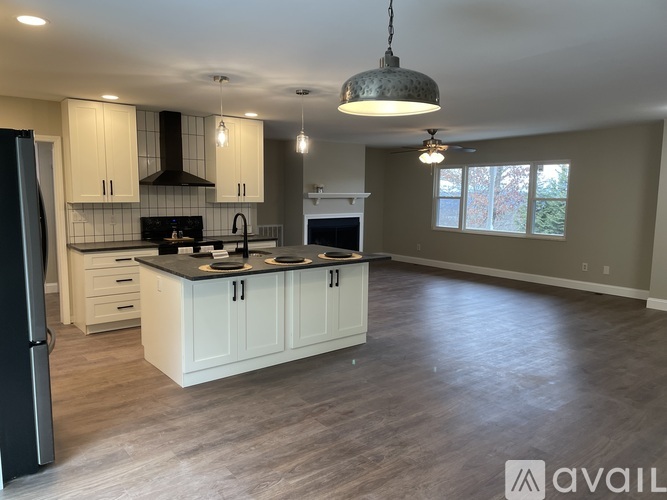 6130 Grove Dr 3 Beds Single Family Home for Rent - Photo gallery 3
