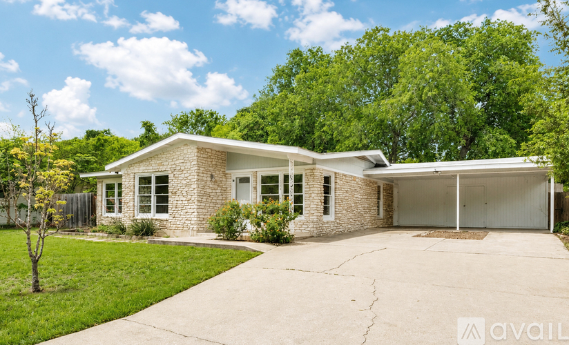 11504 Oakwood Drive 3 Beds Single Family Home for Rent - Photo gallery 2