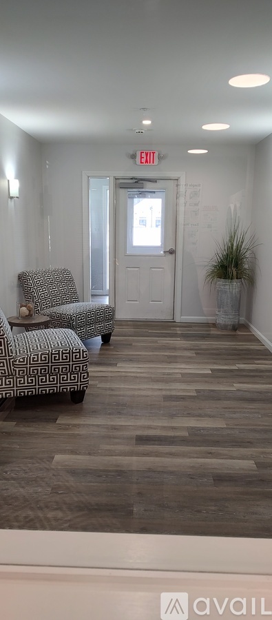 7 Sherman Circle Studio Apartment for Rent - Photo gallery 2