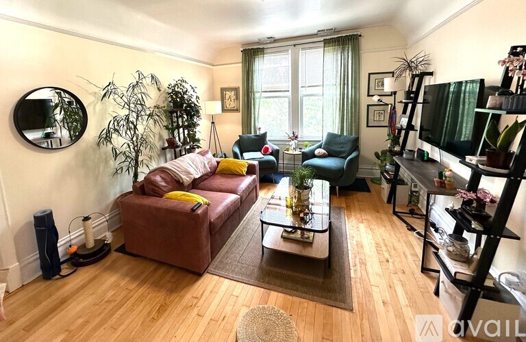 1439 W Foster Ave 1 Apartment for Rent - Photo gallery 1