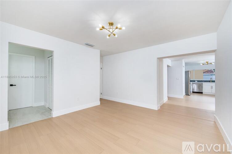 14778 SW 81st St 5 Beds Single Family Home for Rent - Photo gallery 3