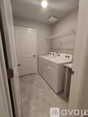 1429 SW Pendleton Way 5 Beds Single Family Home for Rent - Photo gallery 5