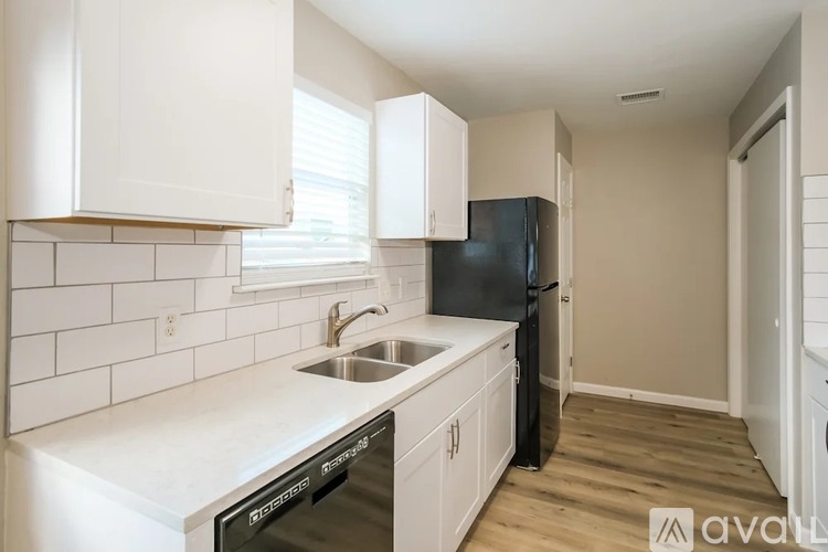 6124 West Oregon Avenue 5 Beds Single Family Home for Rent - Photo gallery 4