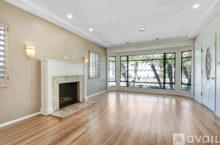 10832 Huston Street 4 Beds Single Family Home for Rent - Photo gallery 3