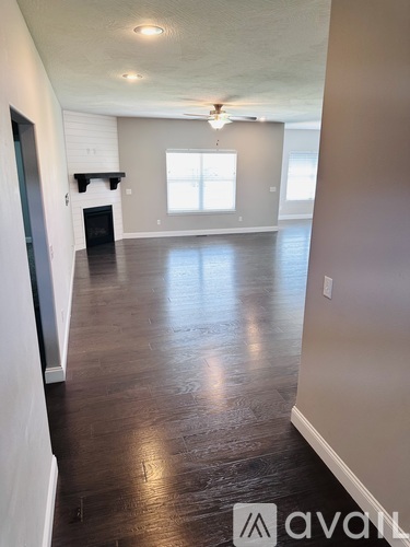 1648 N Pinnacle Ave 4 Beds Single Family Home for Rent - Photo gallery 4