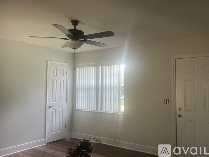 7611 East 52nd Street 3 Beds Single Family Home for Rent - Photo gallery 5