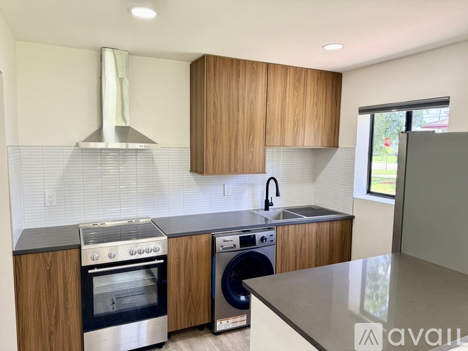 605 Northwest 15th Avenue 1 Apartment for Rent - Photo gallery 1