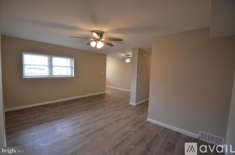 311 East 4th Street 2 Beds Apartment for Rent - Photo gallery 5