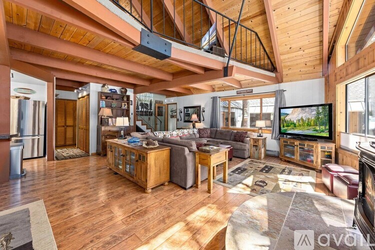 15948 Northwoods Blvd 3 Beds Single Family Home for Rent - Photo gallery 2
