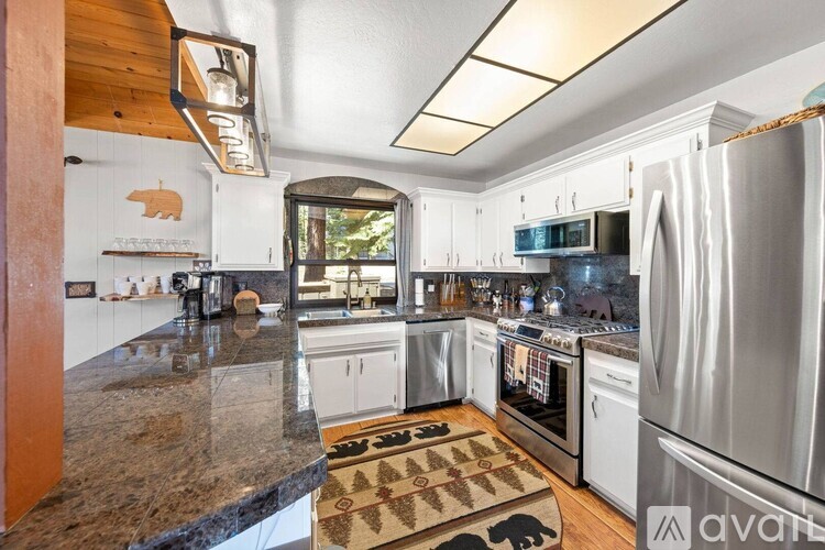 15948 Northwoods Blvd 3 Beds Single Family Home for Rent - Photo gallery 4