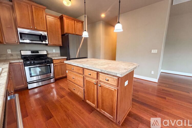 39571 Wall St 4 Beds Single Family Home for Rent - Photo gallery 3