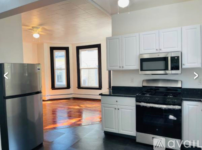 Sherman Ave 3 Beds Apartment for Rent - Photo gallery 1
