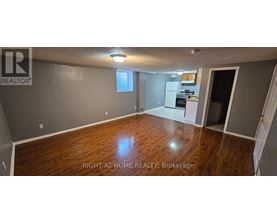 A brokerage office for Right at Home Realty.