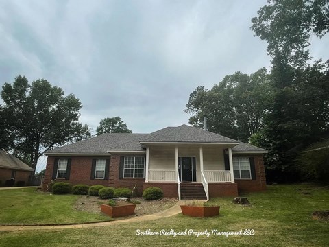 1935 Emerald Mount 3 Beds Apartment for Rent