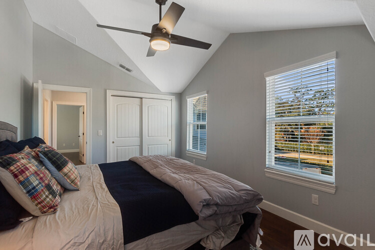 12752 South Lake Sawyer Lane 3 Beds Apartment for Rent - Photo gallery 5