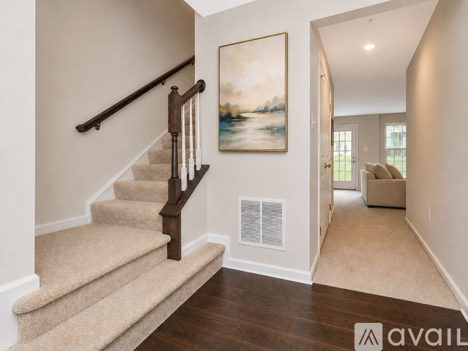 5816 Rochefort St 3 Beds Single Family Home for Rent - Photo gallery 3