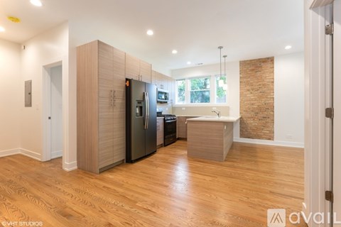 5031 North Winchester Avenue 2 Beds Apartment for Rent
