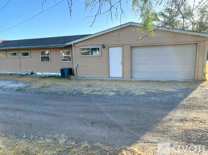 2300 E Marcy Dr 5 Beds Single Family Home for Rent - Photo gallery 2