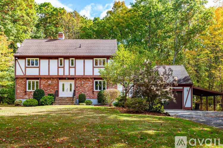 23 Golden Oaks Drive 5 Beds Single Family Home for Rent - Photo gallery 5