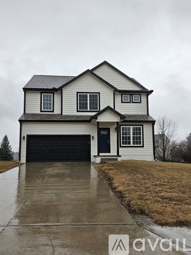 2402 Crystal Dr 5 Beds Single Family Home for Rent - Photo gallery 1