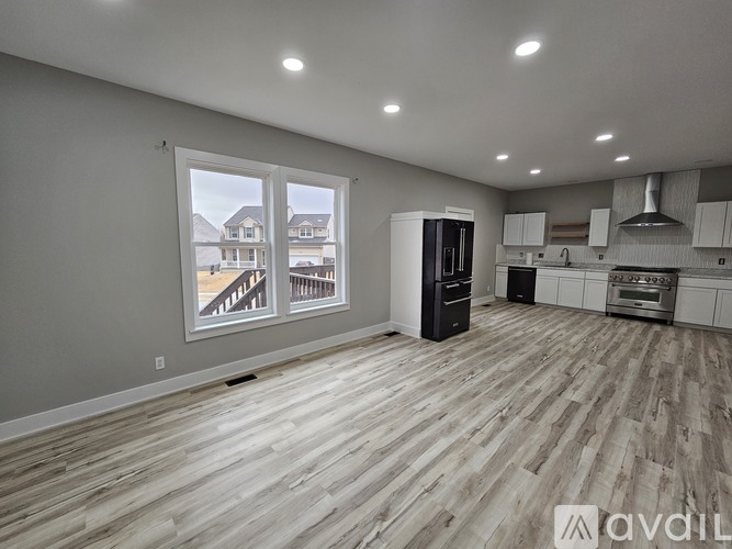 2402 Crystal Dr 5 Beds Single Family Home for Rent - Photo gallery 5