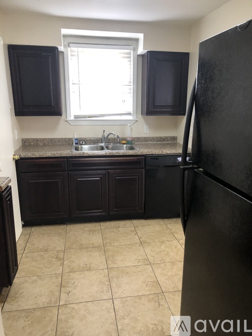 7535 Republic Ave 4 Beds Single Family Home for Rent - Photo gallery 5