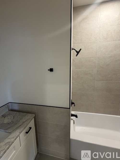 112 Burt Street 1 Apartment for Rent - Photo gallery 1