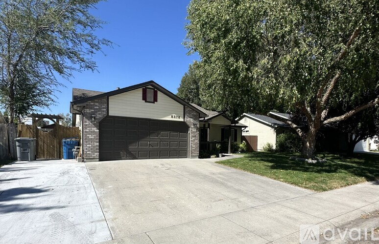 8378 West Pamela Street 3 Beds Single Family Home for Rent - Photo gallery 2