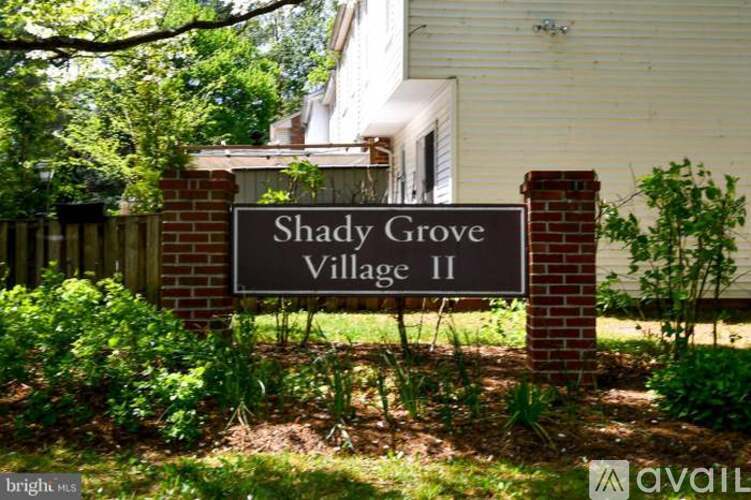 35 County Ct 4 Beds Townhouse for Rent - Photo gallery 3