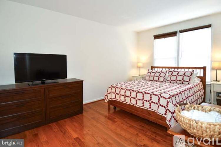 35 County Ct 4 Beds Townhouse for Rent - Photo gallery 4