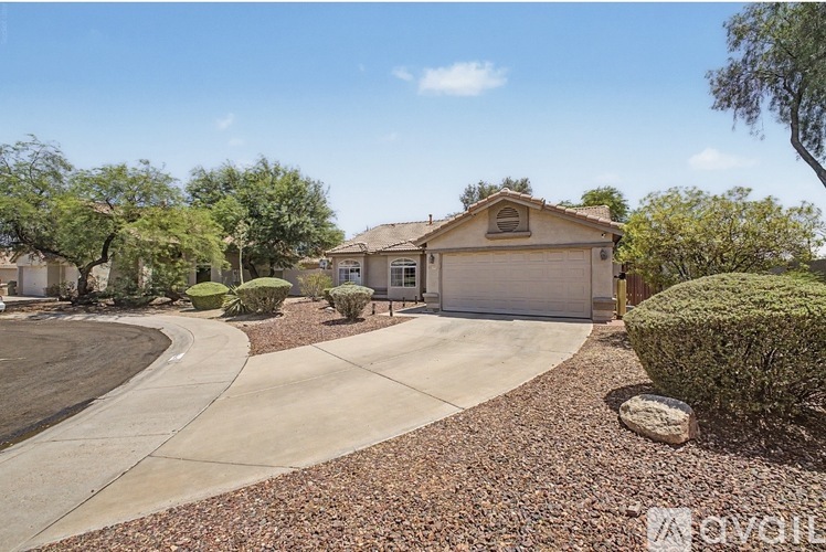 6647 West Tonopah Drive 3 Beds Single Family Home for Rent - Photo gallery 1