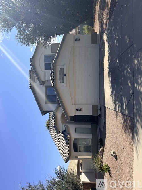 15797 West Latham Street 4 Beds Single Family Home for Rent - Photo gallery 2