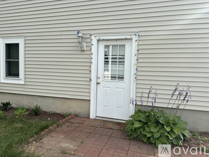 61 Evelyn Road 1 Single Family Home for Rent - Photo gallery 1
