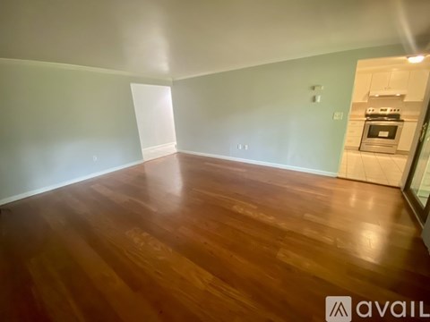 7 Padanaram Rd 2 Beds Apartment for Rent