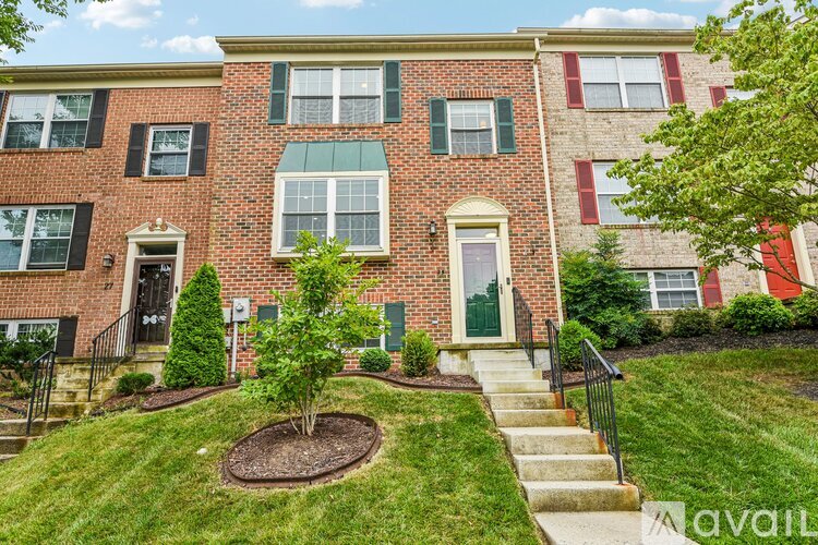 25 Beaver Pond Cir 4 Beds Townhouse for Rent - Photo gallery 1