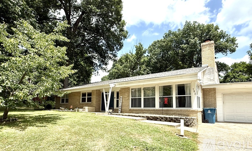 192 Valley Drive 3 Beds Single Family Home for Rent - Photo gallery 1