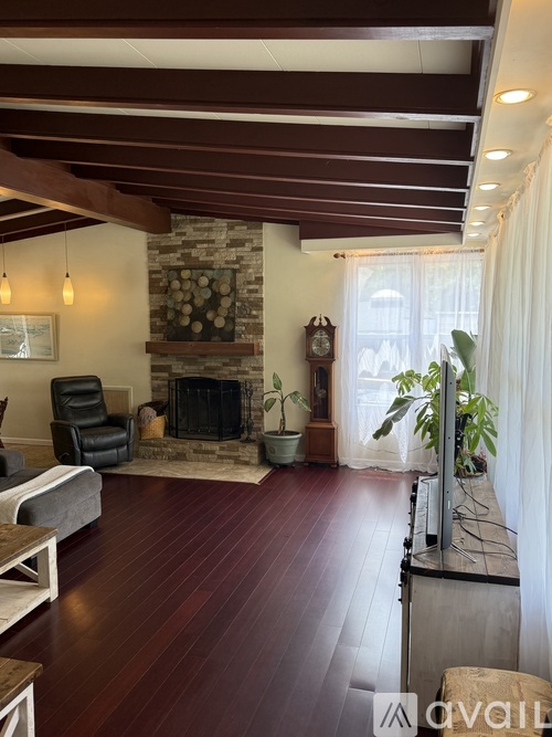 192 Valley Drive 3 Beds Single Family Home for Rent - Photo gallery 5