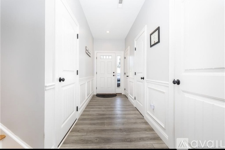 44 Eustis St 3 Beds Townhouse for Rent - Photo gallery 3
