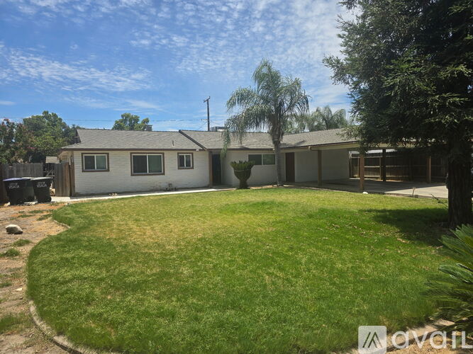 1005 W. Cambridge Ave 3 Beds Single Family Home for Rent - Photo gallery 2