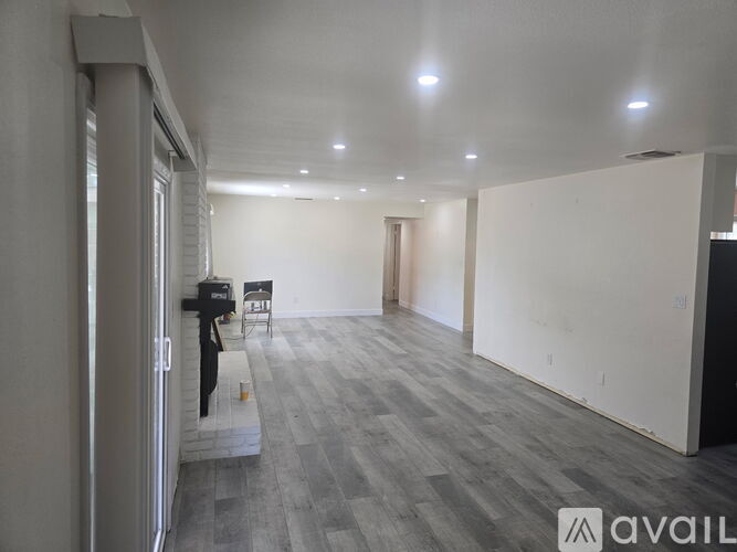1005 W. Cambridge Ave 3 Beds Single Family Home for Rent - Photo gallery 3
