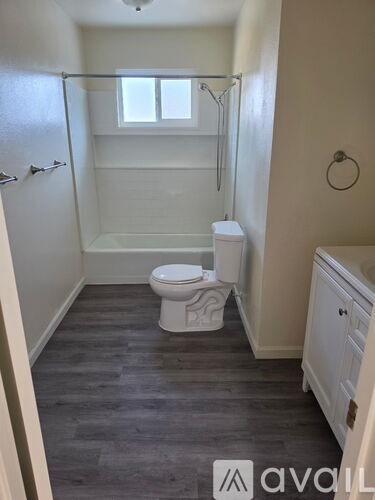 1005 W. Cambridge Ave 3 Beds Single Family Home for Rent - Photo gallery 4