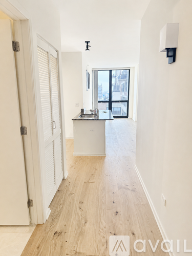 210 South Desplaines Street 1 Condo for Rent - Photo gallery 2