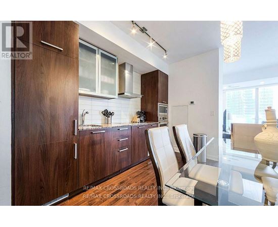1104 - 12 YORK STREET 4 Beds Apartment, Condo, Home for Rent - Photo gallery 2