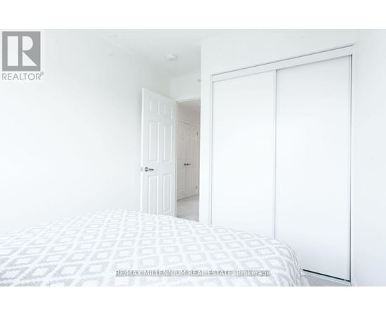 974 HICKORY CRESCENT 4 Beds Home, Townhouse for Rent - Photo gallery 4