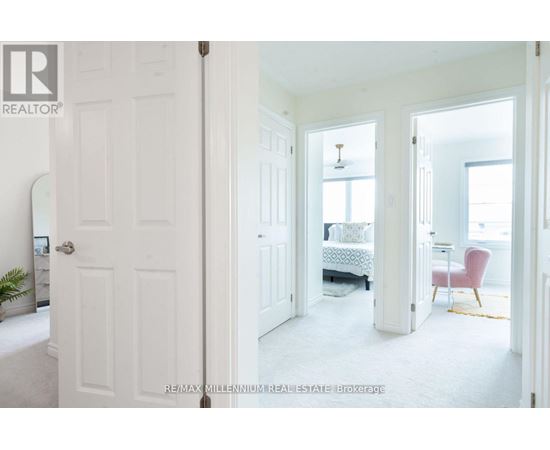 974 HICKORY CRESCENT 4 Beds Home, Townhouse for Rent - Photo gallery 5