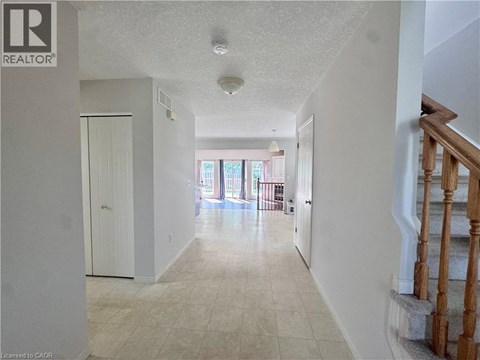379 HAVENDALE Crescent 3 Beds Apartment for Rent