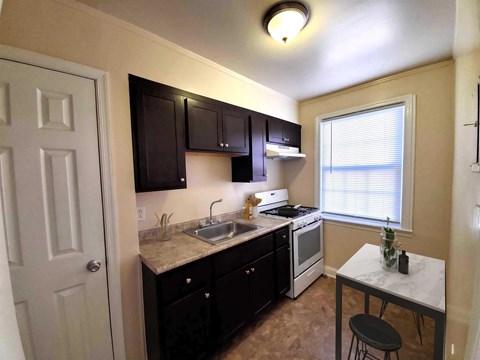5705 43Rd Ave 1-2 Beds Apartment for Rent