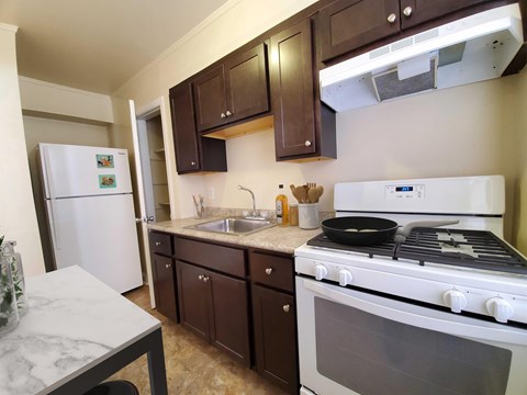 5705 43Rd Ave 1-2 Beds Apartment for Rent