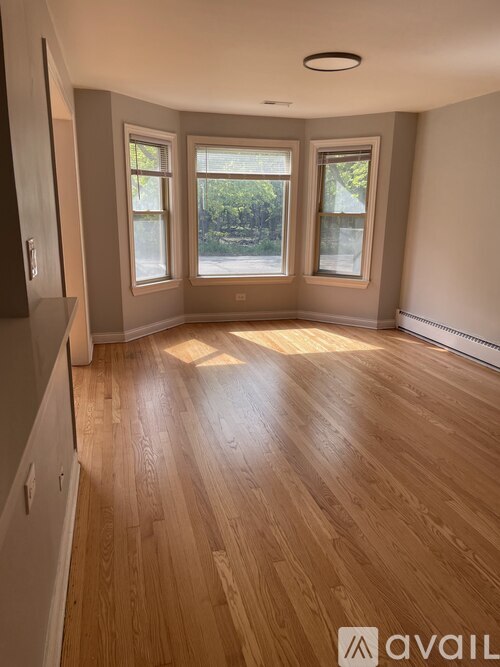5839 North Cicero Avenue 3 Beds Single Family Home for Rent - Photo gallery 1